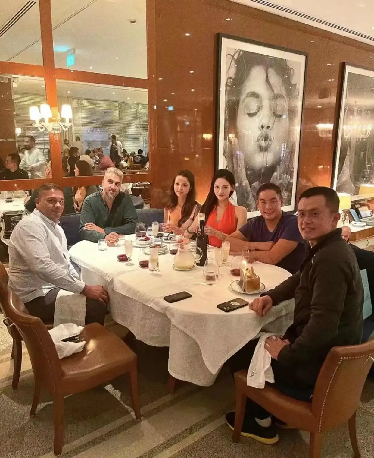 币圈首富们喝交杯酒，化解 10 亿美元恩仇的币圈规则